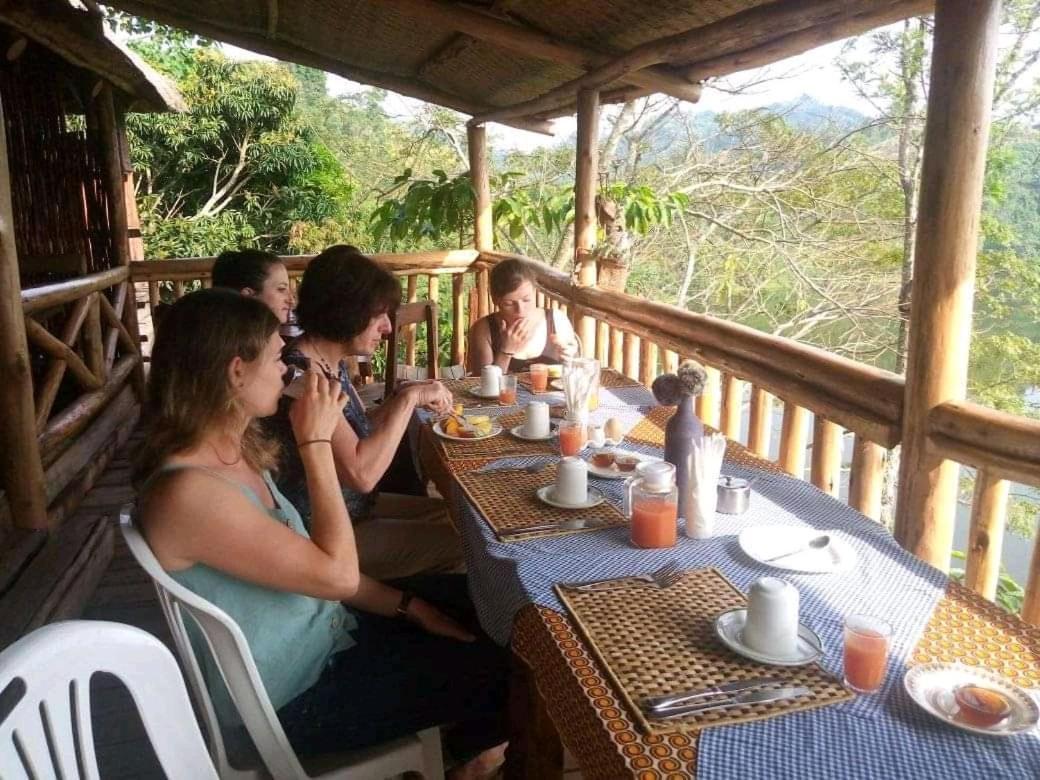 Dave The Cave Eco Lodge And Cultural Campsite Rubirizi Luaran gambar