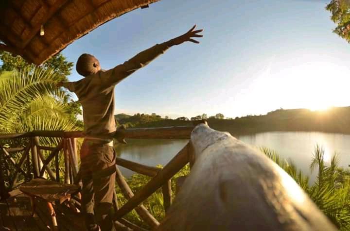 Dave The Cave Eco Lodge And Cultural Campsite Rubirizi Luaran gambar