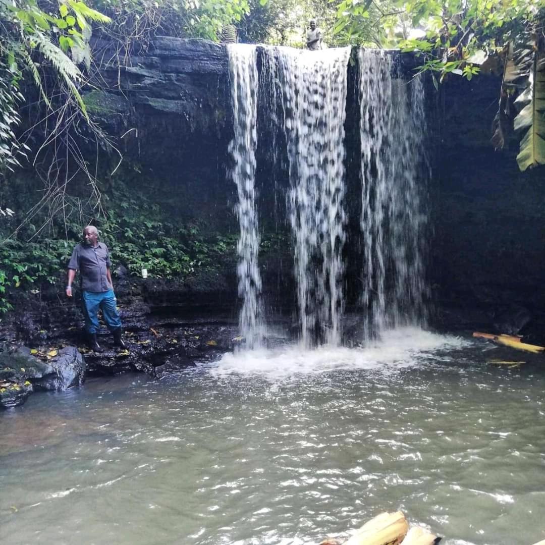 Dave The Cave Eco Lodge And Cultural Campsite Rubirizi Luaran gambar